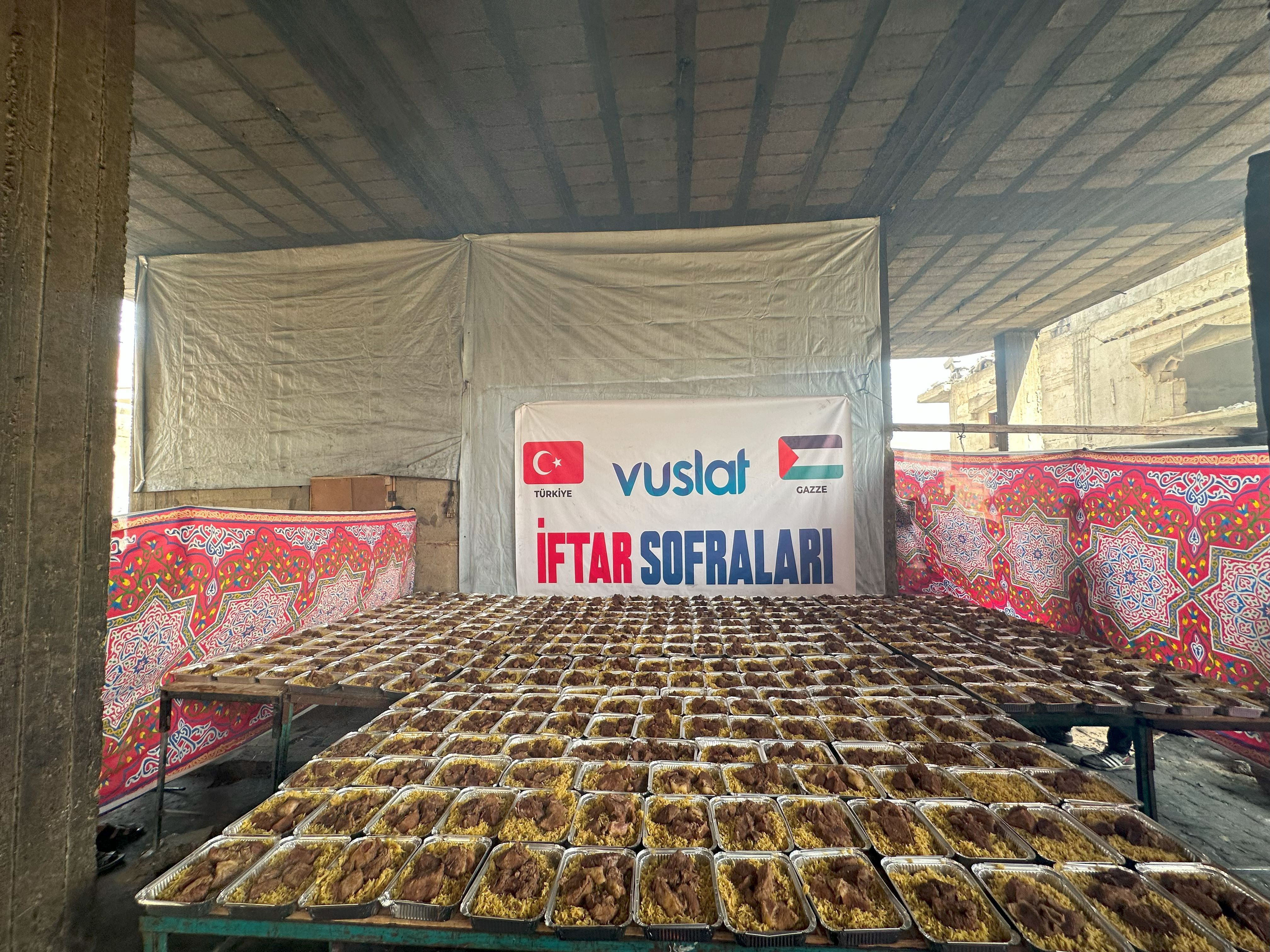 vuslat dernegi bu ramazan gazzede her gun iftar sofralari kuruyor 1 HZ6vp3PR