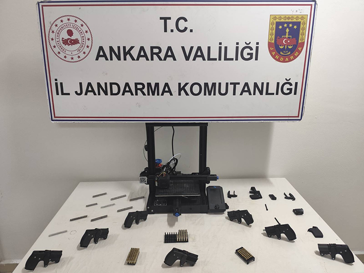 x ray cihazinin tespit edemedigi suikast silahi yakalandi 0