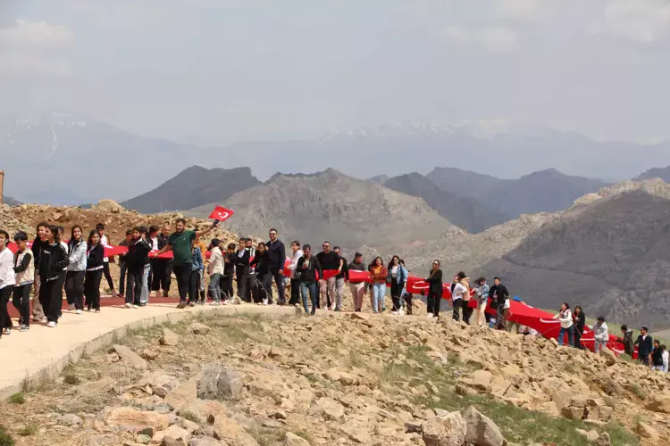 23 nisan coskusu cudi zirvesine tasindi cocuklardan ay yildizli mesaj 4