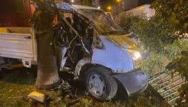 antalyada kamyonetle tir carpisti O5NYWpYh
