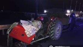 balikesirde feci kaza otomobil traktore carpti IAnKIrLN