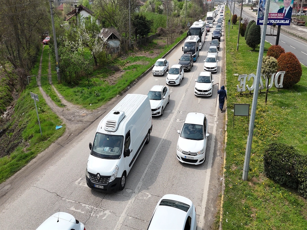 bayramda bana is cikarmayin pankartiyla yola cikti 2 ZsdHhqbK
