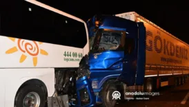 bilecikte dehset anlari tir tur otobusunu bicti Lvrb5cND