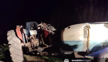 canakkalede tarla yolunda olum traktor kazasi can aldi cnKvegL4
