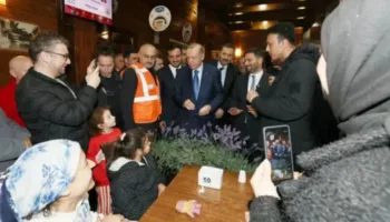 cumhurbaskani depremden etkilenen vatandaslarla bir araya geldi Aaz3VFs7