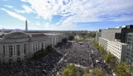 gazzedeki cocuklar icin yuzlerce ayakkabi serildi washingtonda yurek yakan protesto 4BTXAubT
