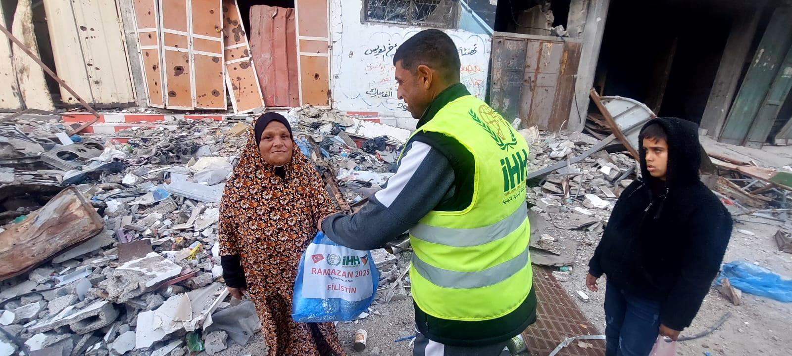 ihh ramazan ayinda 3 milyondan fazla kisiye ulasti 0 FQdC8gEb
