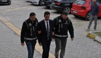 isparta gelendost belediye baskani ozmen ile adliye personeli tutuklandi GsLvOBSa