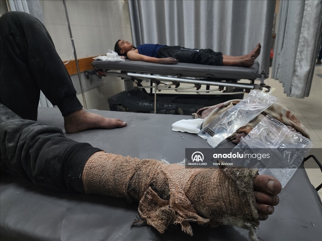 israil gazzede cadirlari vurdu olu ve yaralilar arasinda cocuklar da var 3 Ceb6C7KO