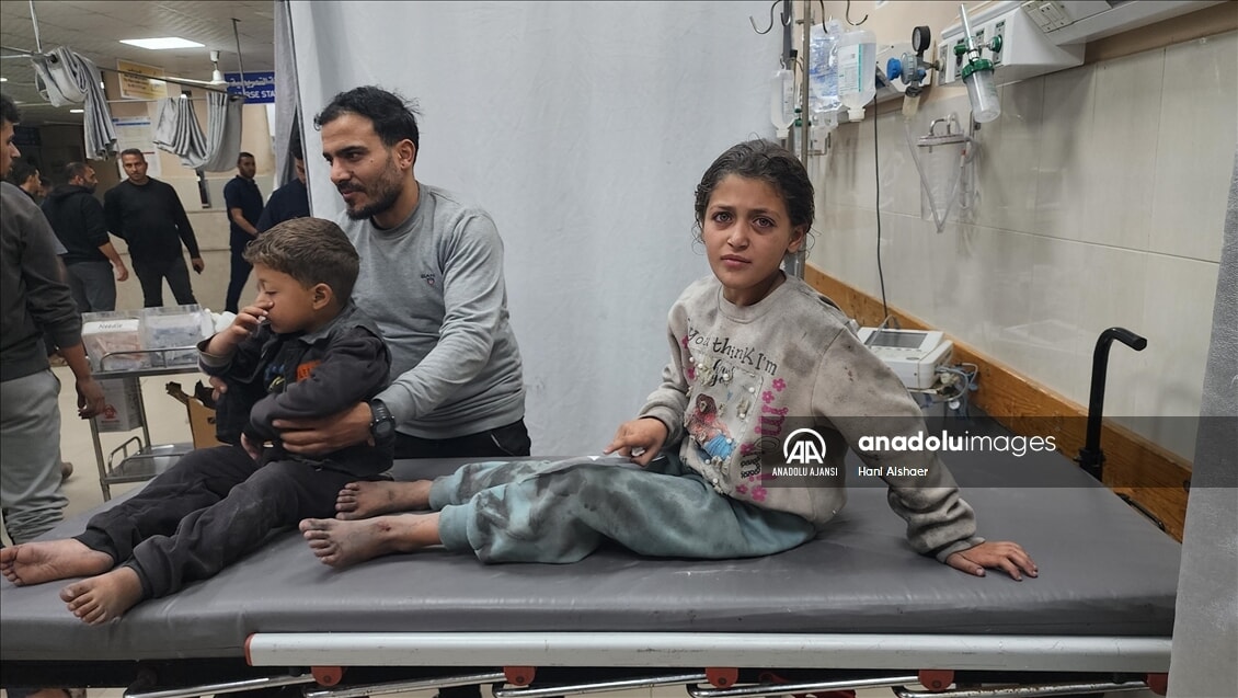israil gazzede cadirlari vurdu olu ve yaralilar arasinda cocuklar da var 6 IVM1AezS