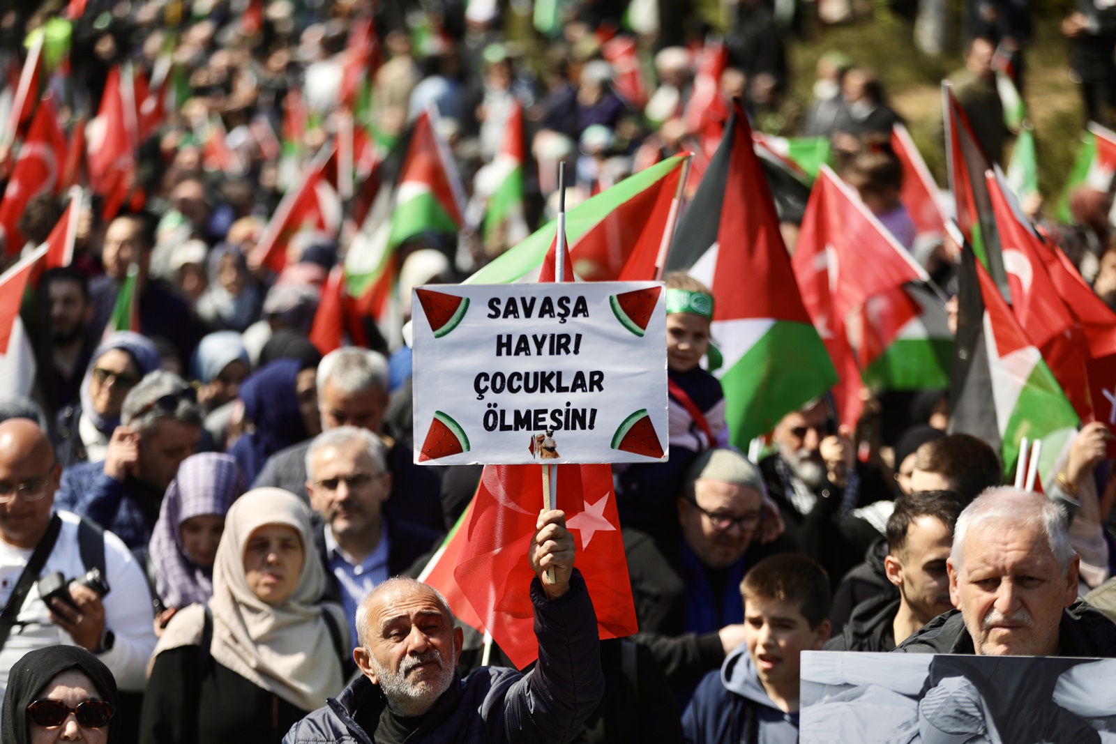 istanbulda 300 bin kisinin katilimiyla buyuk gazze yuruyusu 4 fiXsKQLp
