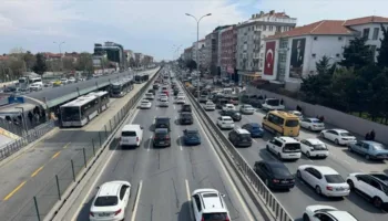 istanbulda bayram ziyaretleri trafik yogunluguna neden oldu 6nY2QmBG