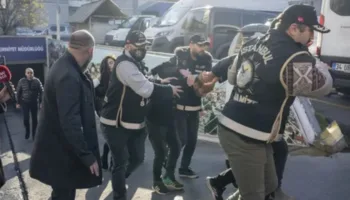 istanbulda silahli saldiri soku 5 zanli yakalandi hwkgscQR