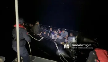 izmirde insan kacakciligi operasyonu gocmenler denizde yakalandi 9Wkh2Wid
