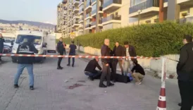 izmirde sokak ortasinda kanli infaz fbz9CJU3