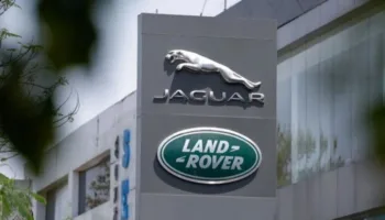 jaguar land rover trumpin tarifesi sonrasi abdye arac gondermeyi durdurdu DrBCUgBK