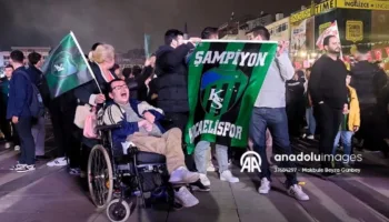 kocaelispor super lige yukseldi izmitte tarihi kutlama JbyvmYzM