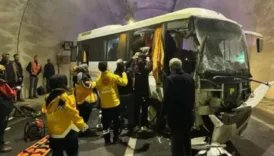 sivasta yagdonduran tunelinde korkunc kaza 7fKNJS96