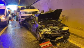 tem otoyolunda zincirleme kaza sbXMat8U