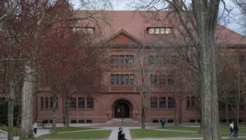 trump harvard kavgasi buyudu universite hukumete dava acti cCbWbDYI
