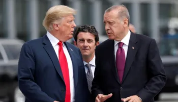 trumpin erdogan ovgusu yunanistan mansetlerinde paMibfOy