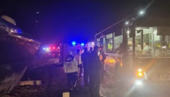 tur otobusu kaza yapti 23 kisi yaralandi xL7ySWH9