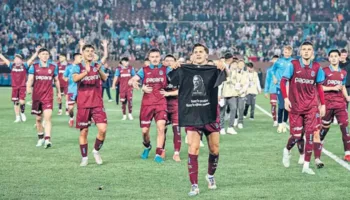 turk dusmanligina tepki trabzonspor taraftarlari uefaya direndi fqQFgbGJ