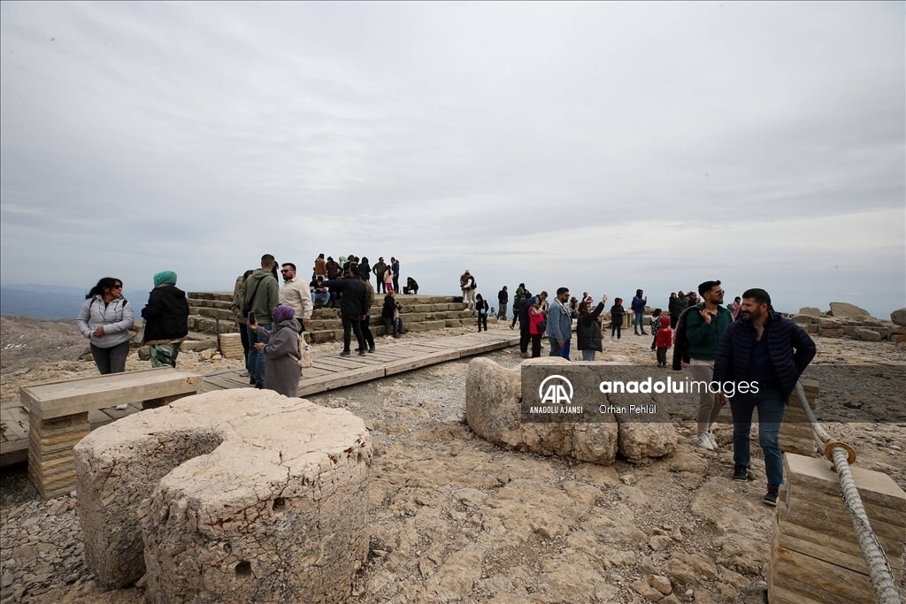 unesco mirasi nemrut dagina tatilcilerden yogun ilgi 4 EPI5LEcN