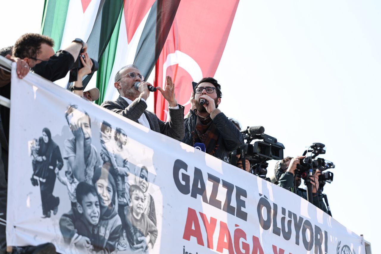 uskudarda yuz binler filistinliler icin yurudu 0