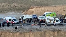 vanda minibus ve kamyonet carpisti bilanco agir XOcYflc5