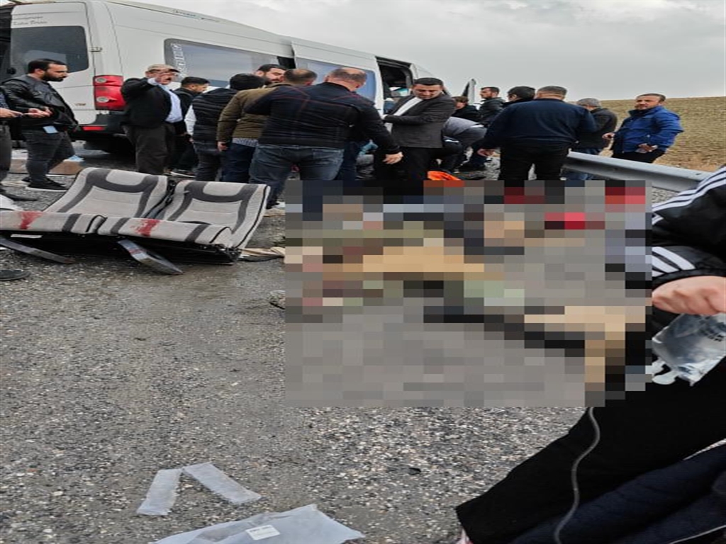vanda minibusle kamyonet carpisti 6 olu 13 yarali 3 RlH1mCWt