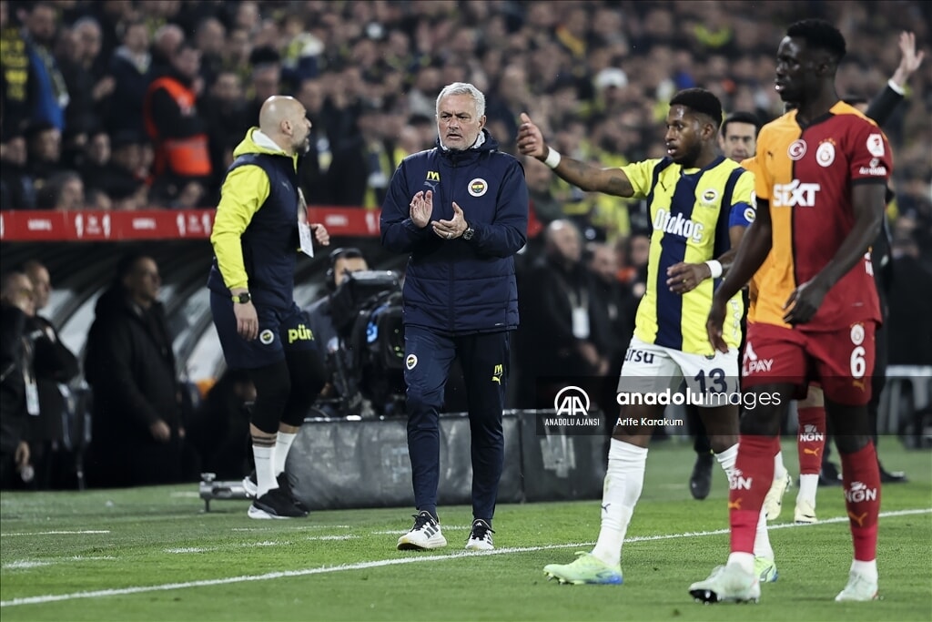 ziraat turkiye kupasinda galatasaray fenerbahceyi 2 1 yenerek yari finale cikti 0 rMT8ia3g