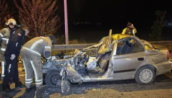 bursa inegolde otomobil kamyona carpti 1 agir yarali IjlaUQTL