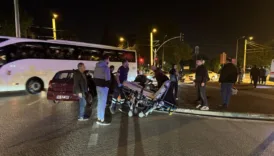 bursada feci kaza taksiyle otomobil carpisti rMwkOZyD