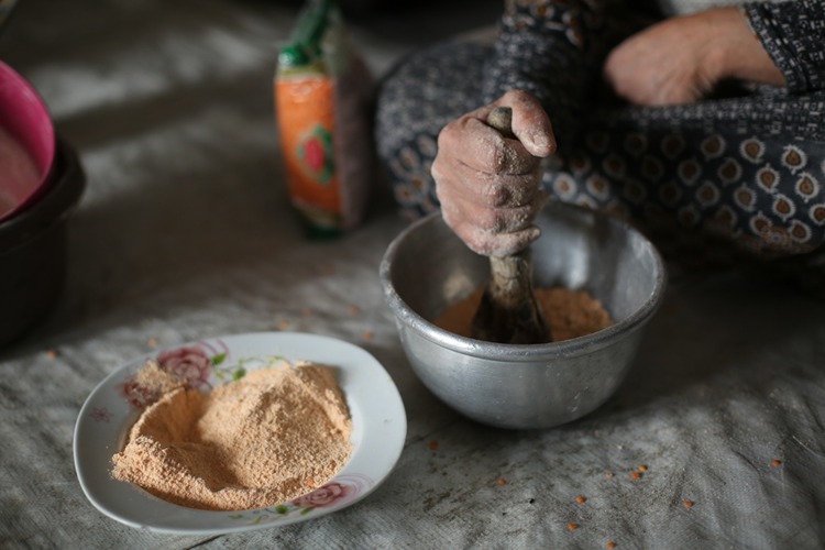 filistinli annenin mercimek ekmegi ben ve cocuklarim aylardir ac yatiyoruz 1 RgOgT48f