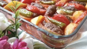 izmir kofte tarifi salca sosu sebzeleri pisirmesi malzemeleri ve tarifi AwrwxpkH