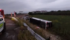 manisada feci kaza yolcu otobusu devrildi 17gOEYld