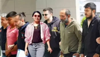 yardima cagirdigi komsusu bogazindan bicakladi ziynet esyalarini aldi 2k7AhWTL